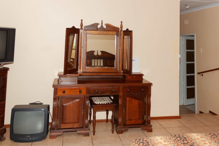 5 Bedroom Property for Sale in Wilkoppies North West